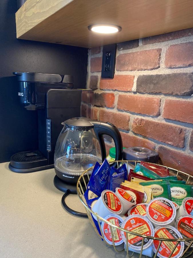 Stylish Downtown Kingsville Getaway With Putting Green, Firepit & Games 외부 사진