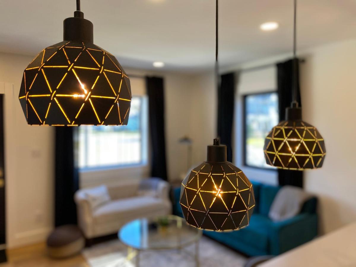 Stylish Downtown Kingsville Getaway With Putting Green, Firepit & Games 외부 사진