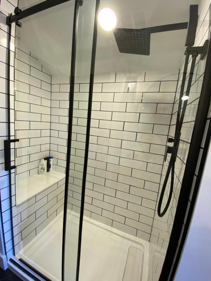 Stylish Downtown Kingsville Getaway With Putting Green, Firepit & Games 외부 사진