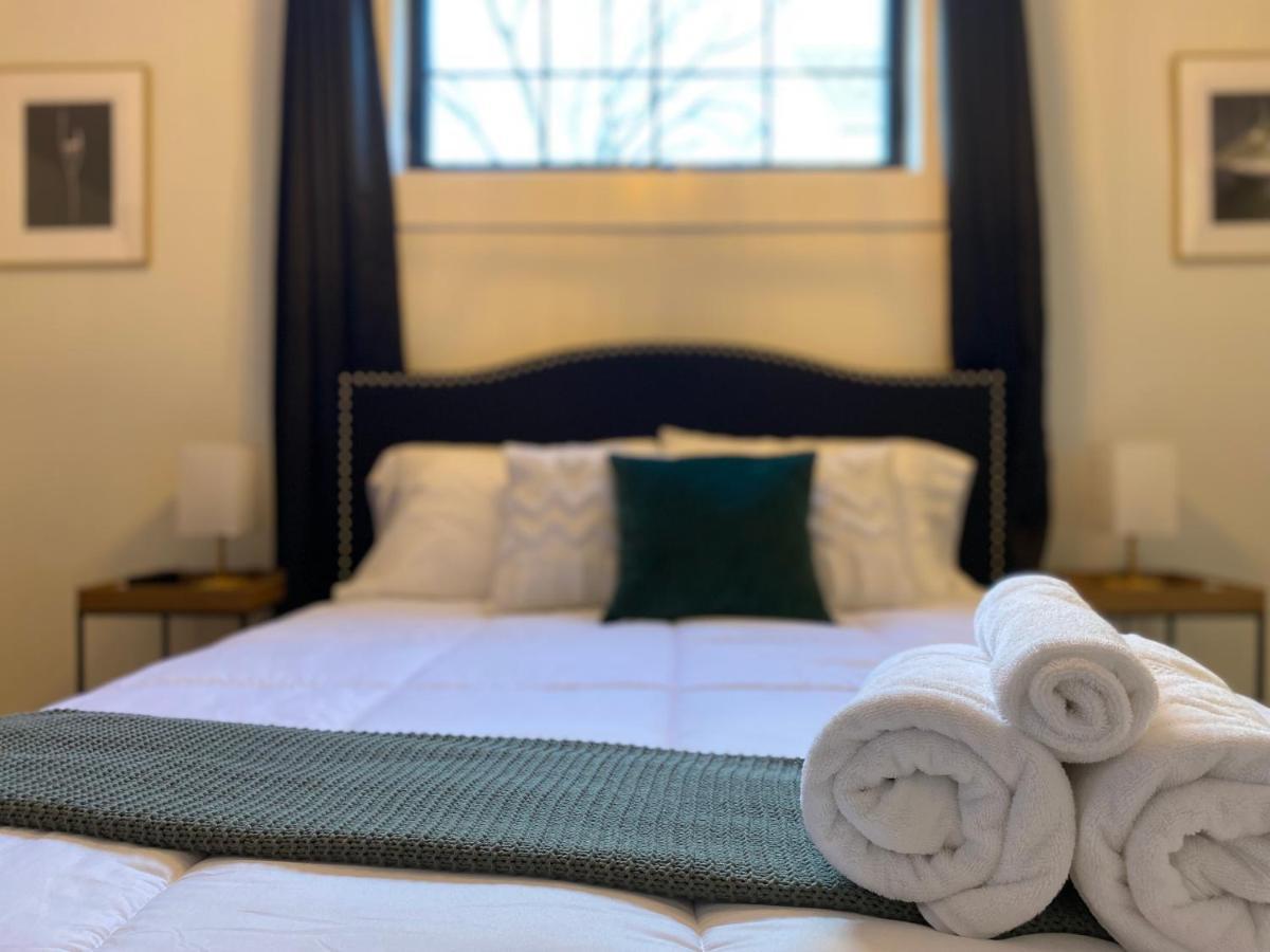 Stylish Downtown Kingsville Getaway With Putting Green, Firepit & Games 외부 사진