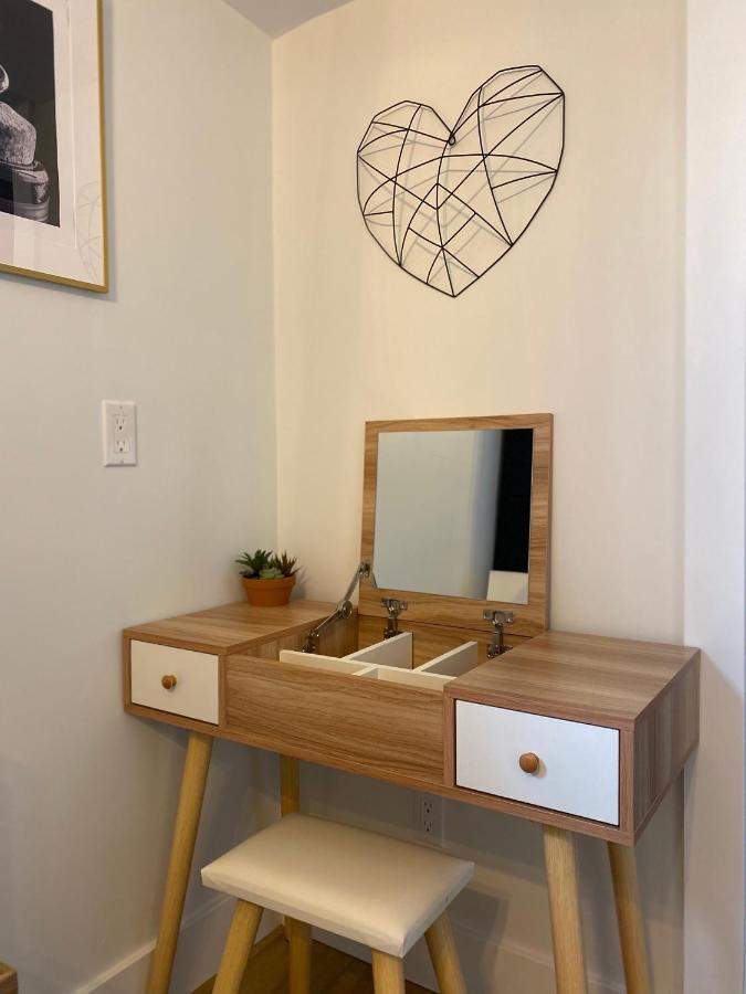 Stylish Downtown Kingsville Getaway With Putting Green, Firepit & Games 외부 사진