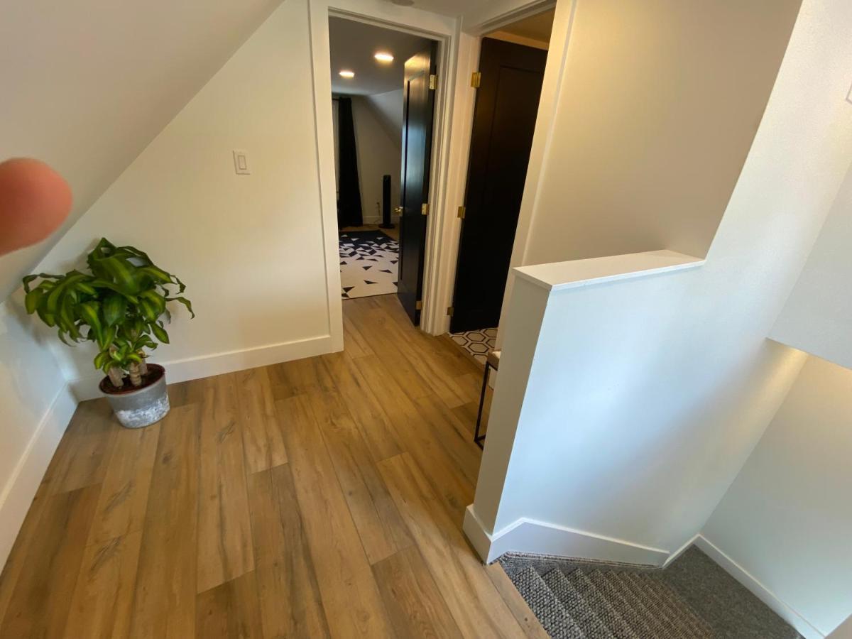 Stylish Downtown Kingsville Getaway With Putting Green, Firepit & Games 외부 사진