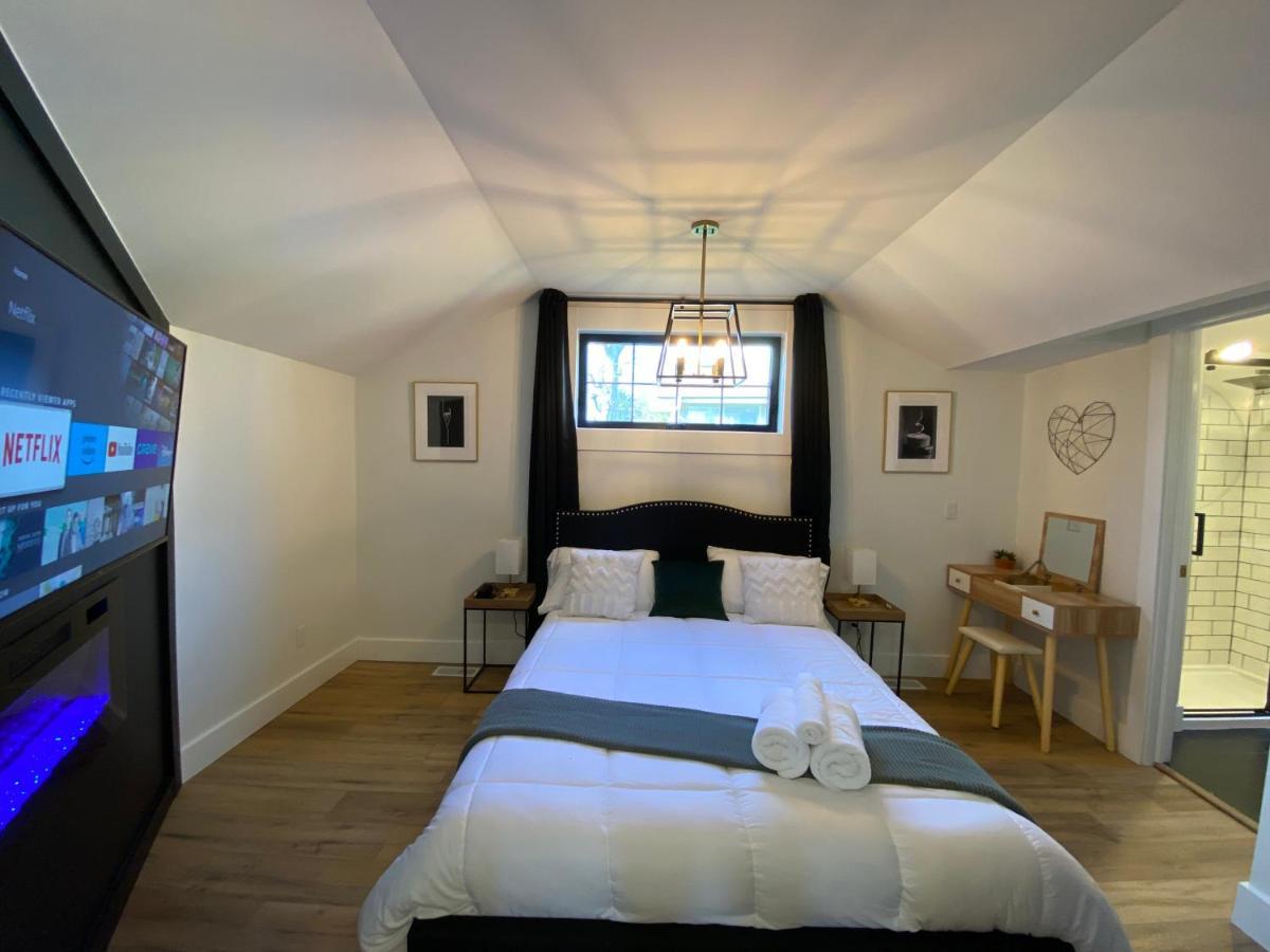 Stylish Downtown Kingsville Getaway With Putting Green, Firepit & Games 외부 사진