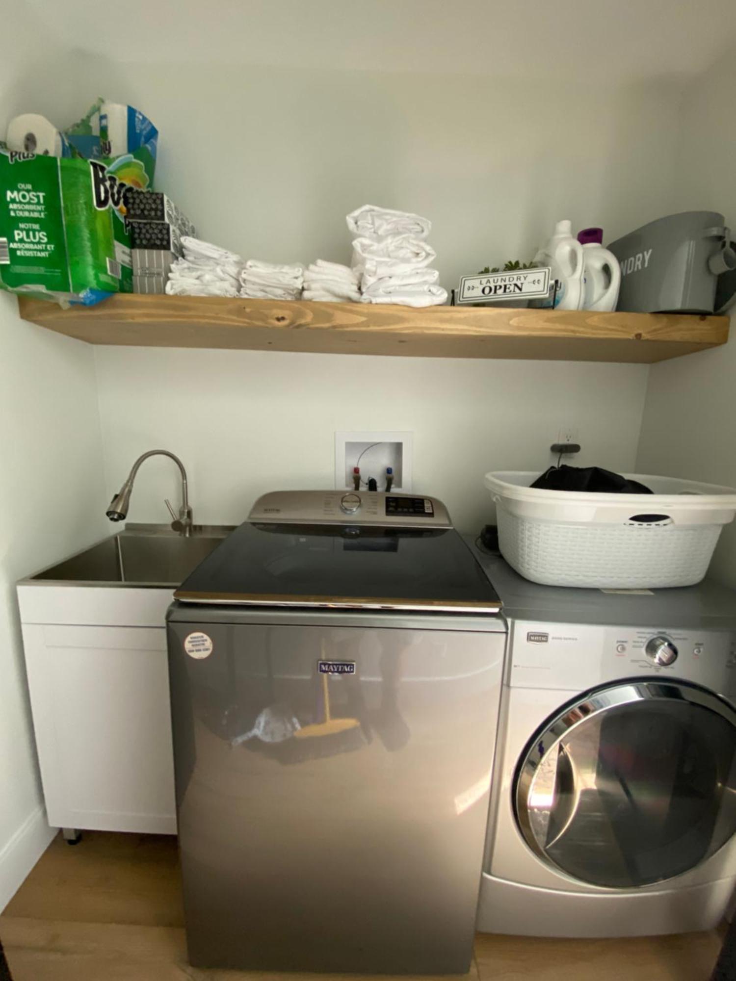 Stylish Downtown Kingsville Getaway With Putting Green, Firepit & Games 외부 사진